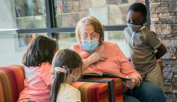 Intergenerational – Amaran Senior Living | Assisted Living in Albuquerque